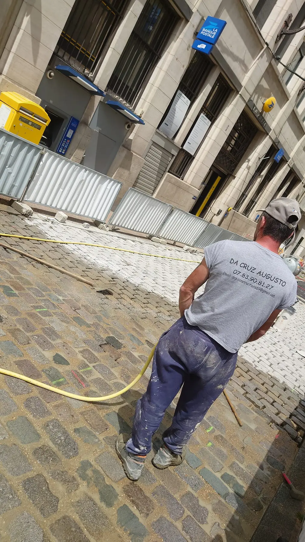 Jointoiement de pavés, réalisation DCP Constructions à Sens et dans l’Yonne