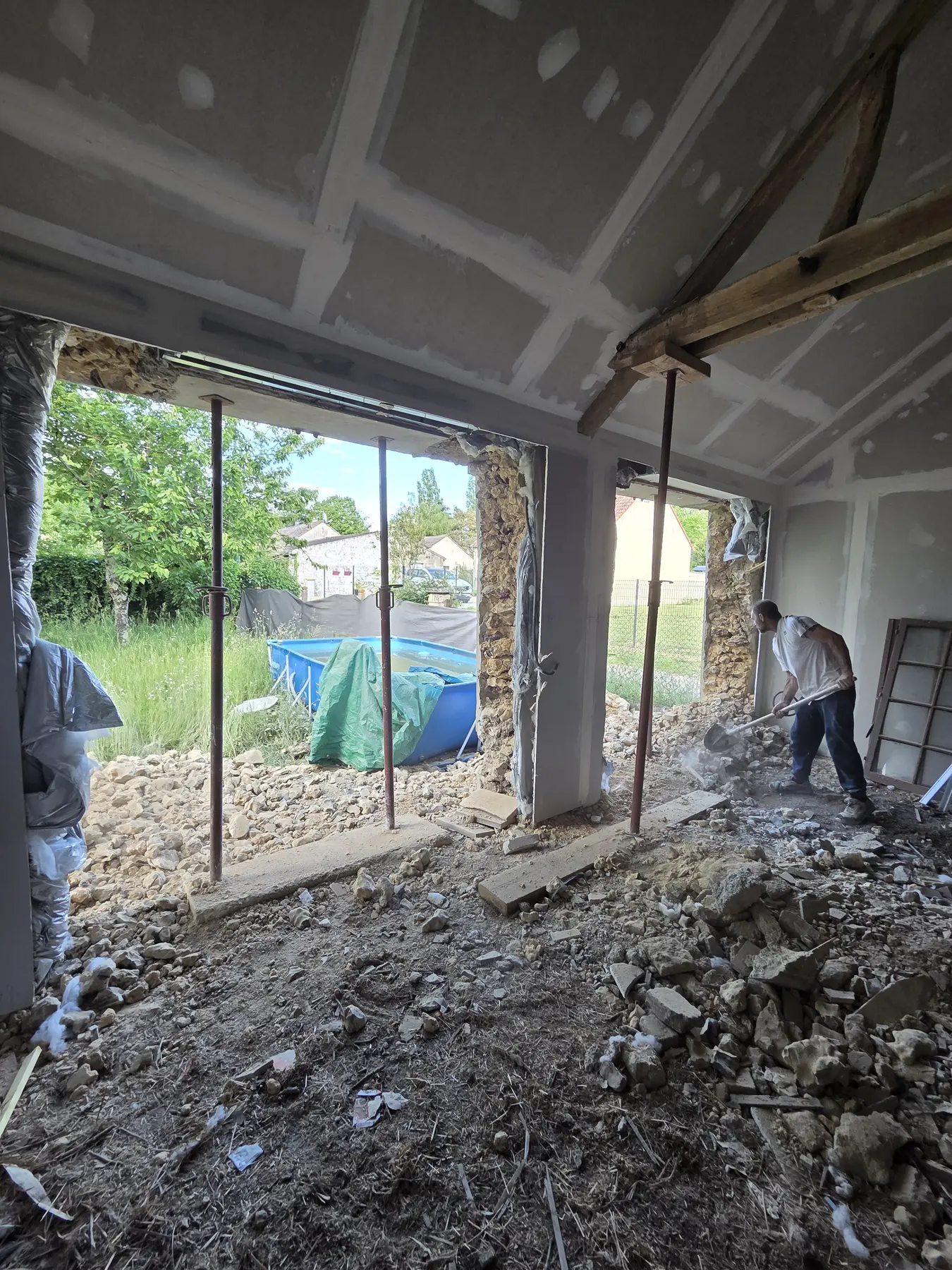 Démolition avant agrandissement, réalisation DCP Constructions à Sens et dans l’Yonne